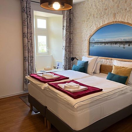 La Fiere Bridge Guest House Amfreville  外观 照片