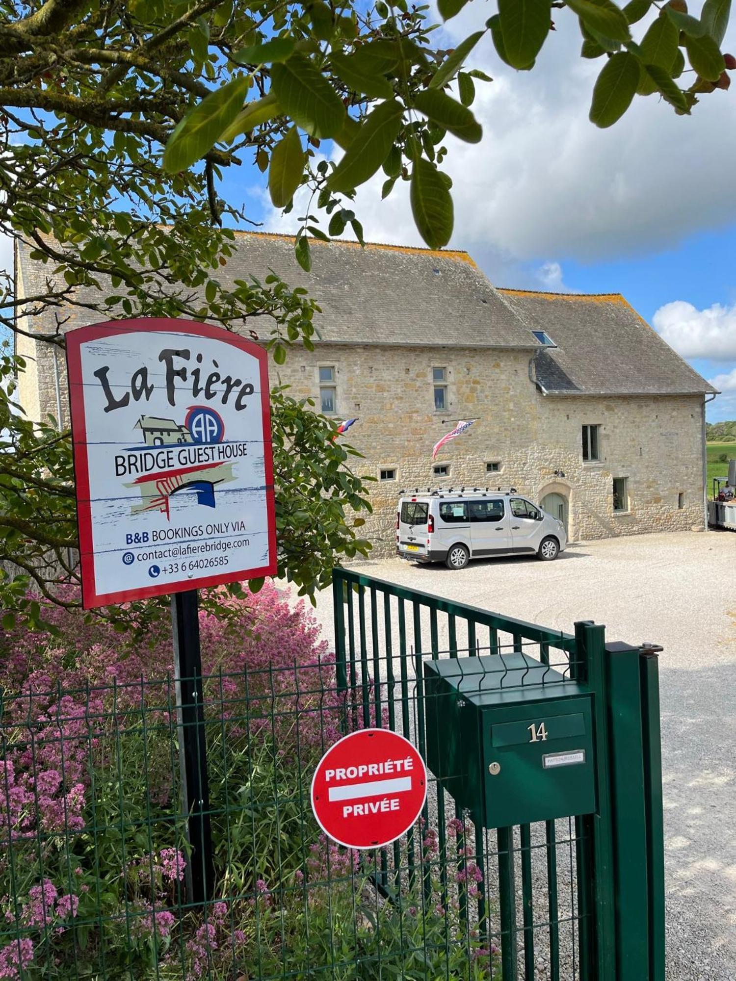 La Fiere Bridge Guest House Amfreville  外观 照片